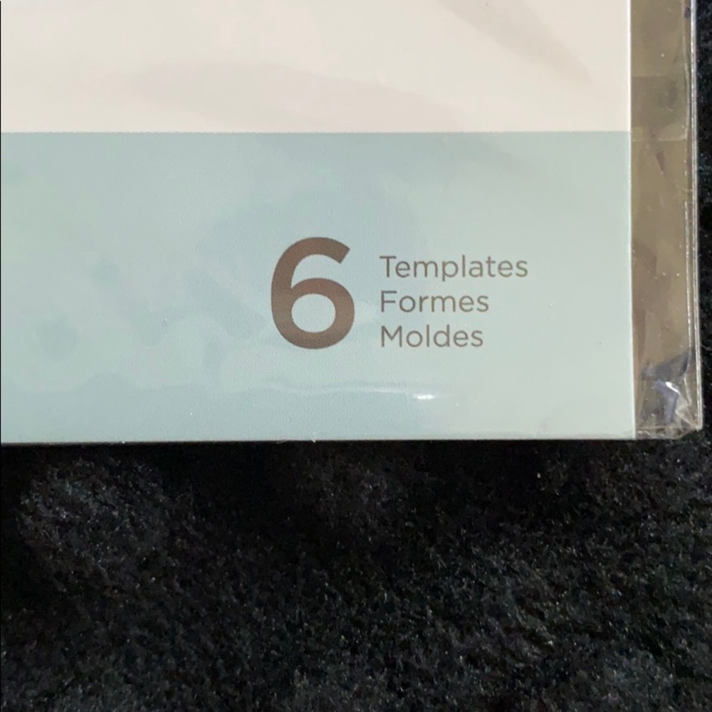Spellbinders card Die - Picture 4 of 6